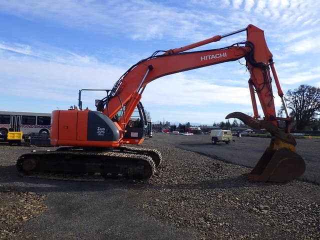 Image of Hitachi ZX225USLC equipment image 2