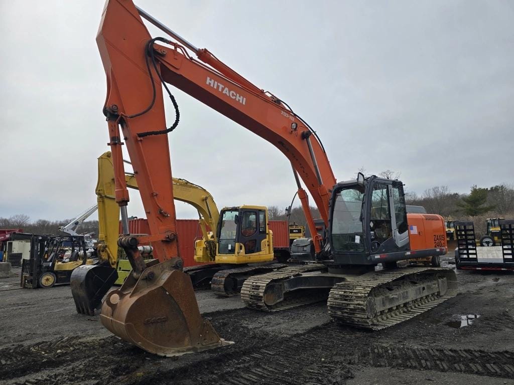 2006 Hitachi ZX240LC-3 Equipment Image0