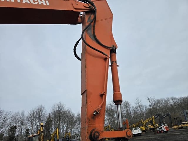 Image of Hitachi ZX240LC-3 equipment image 3
