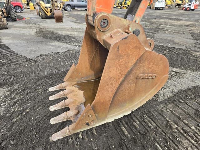 Image of Hitachi ZX240LC-3 equipment image 2