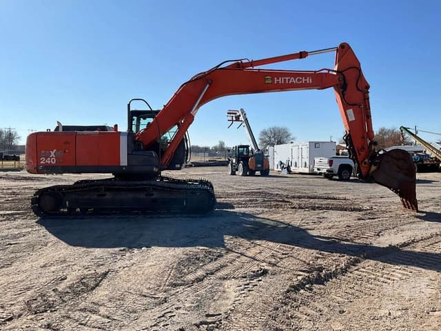 Image of Hitachi ZX240LC-3 equipment image 3