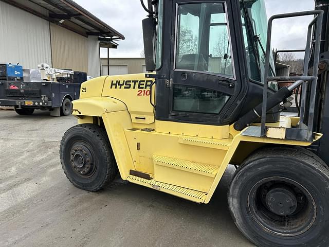 Image of Hyster H210HD equipment image 3