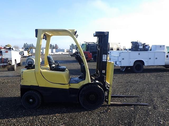 Image of Hyster H50FT equipment image 2