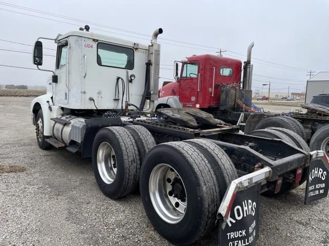 Image of International 9200 equipment image 1