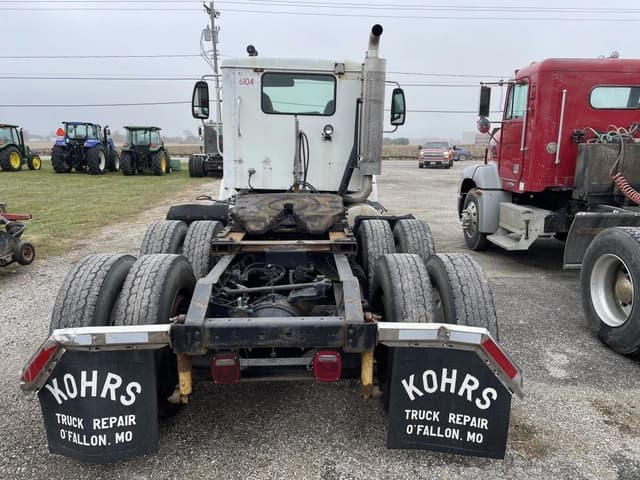 Image of International 9200 equipment image 2