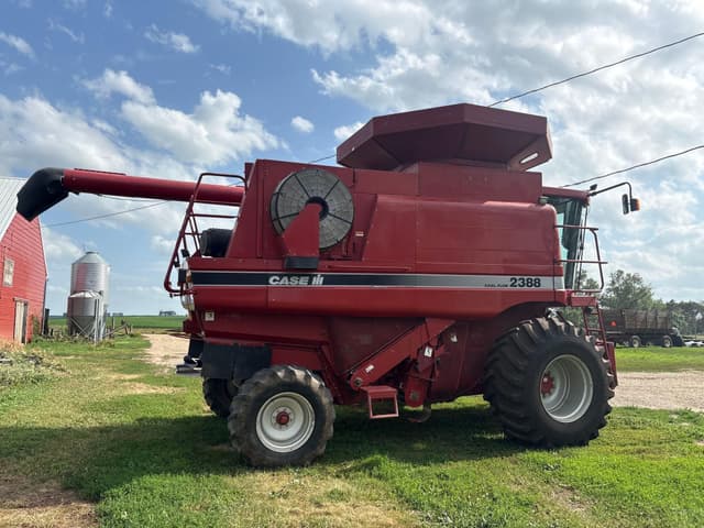 Image of Case IH 2388 equipment image 4