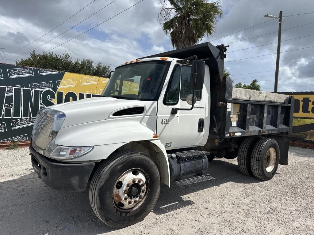 2006 International 4200 Equipment Image0