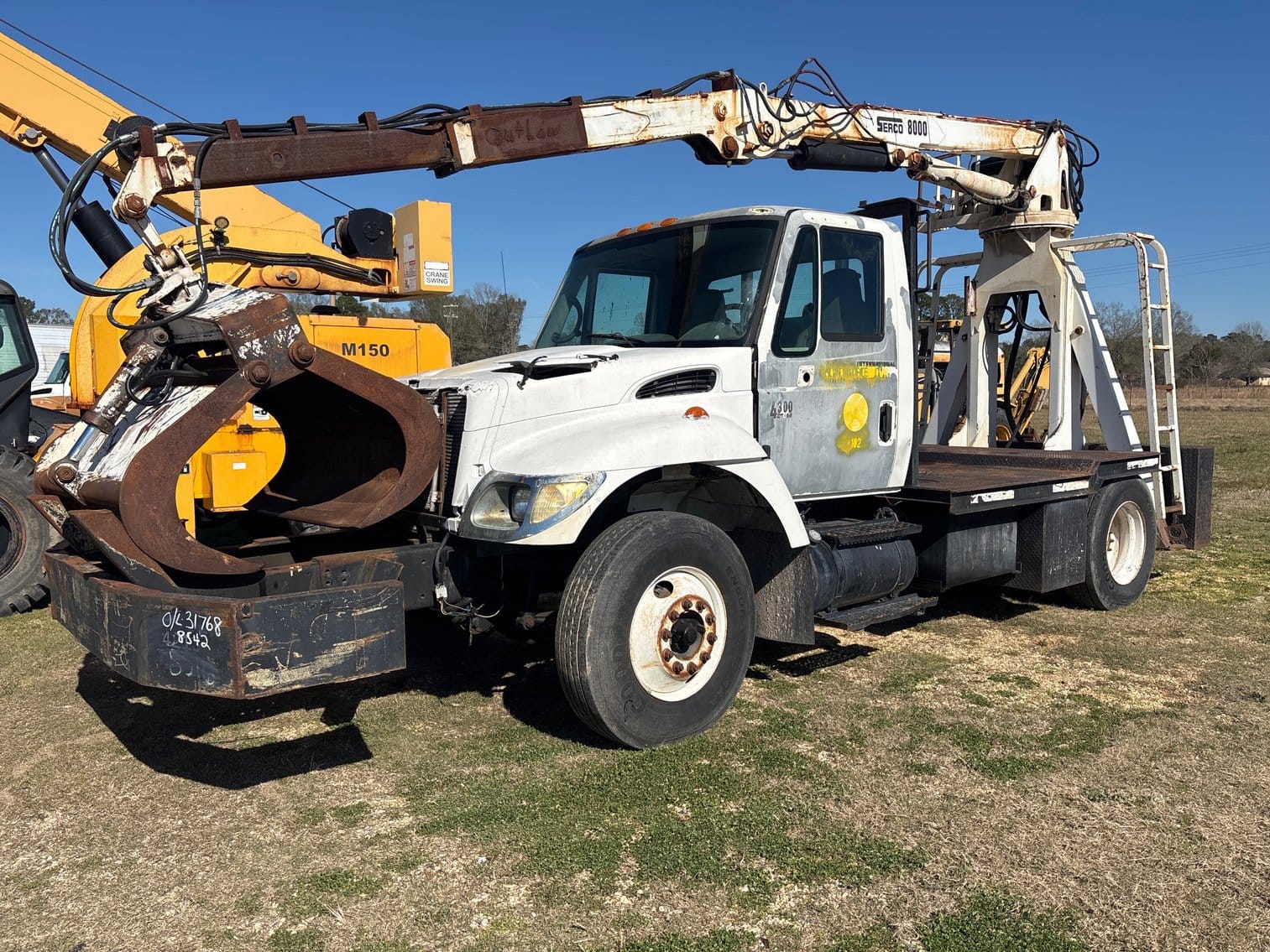 2006 International 7300 Equipment Image0