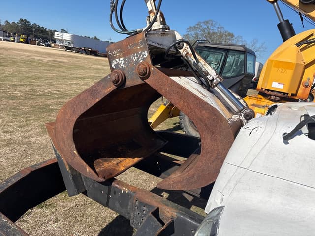 Image of International 7300 equipment image 4