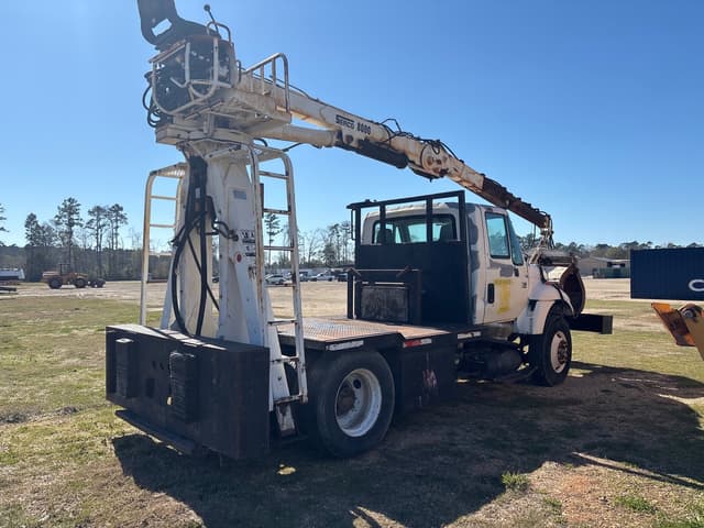 Image of International 7300 equipment image 2