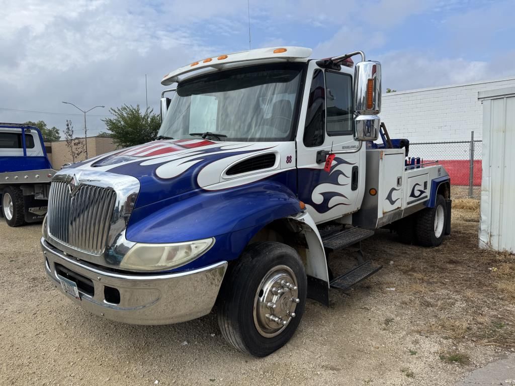 Main image International 4300