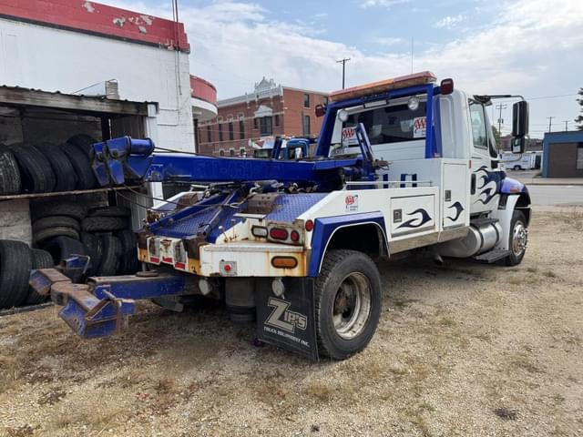 Image of International 4300 equipment image 3