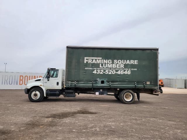 Image of International 4300 DT466 equipment image 1