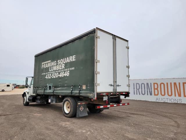 Image of International 4300 DT466 equipment image 2