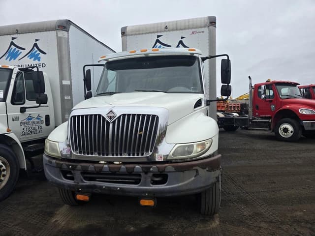 Image of International 4300 equipment image 1