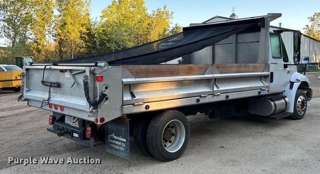 Image of International 4300 equipment image 4