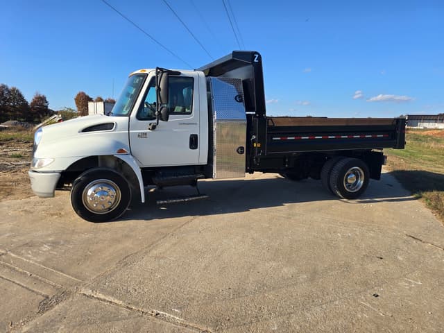 Image of International 4300 equipment image 3