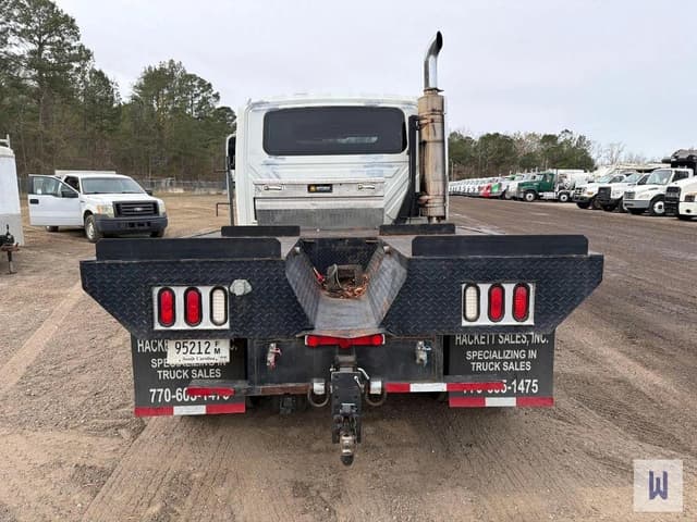 Image of International 4300 equipment image 4