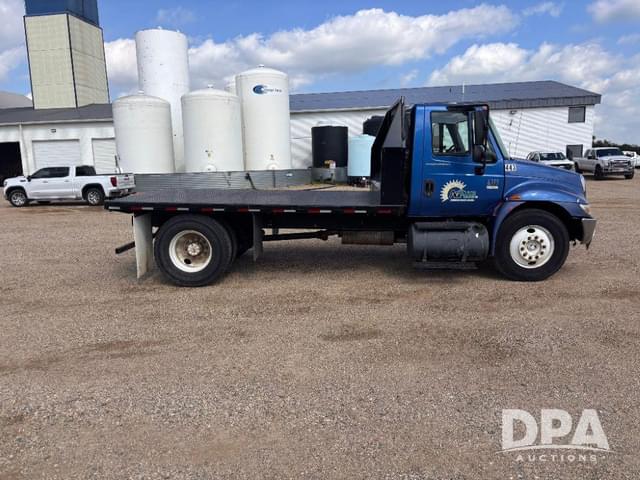 Image of International 4300 equipment image 3