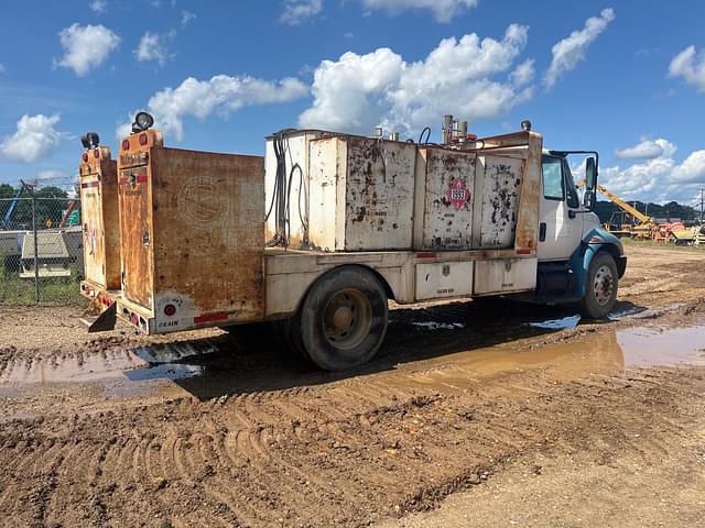 Image of International 4300 equipment image 4