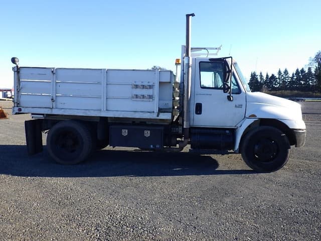 Image of International 4300 equipment image 3