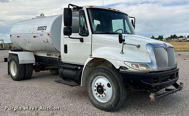 Image of International 4300 SBA equipment image 2