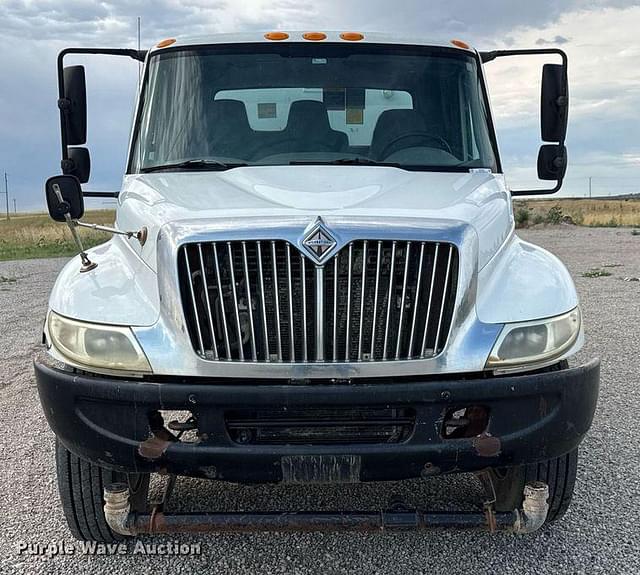 Image of International 4300 SBA equipment image 1