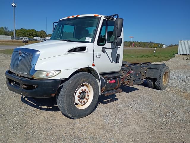 Image of International 4300 equipment image 1