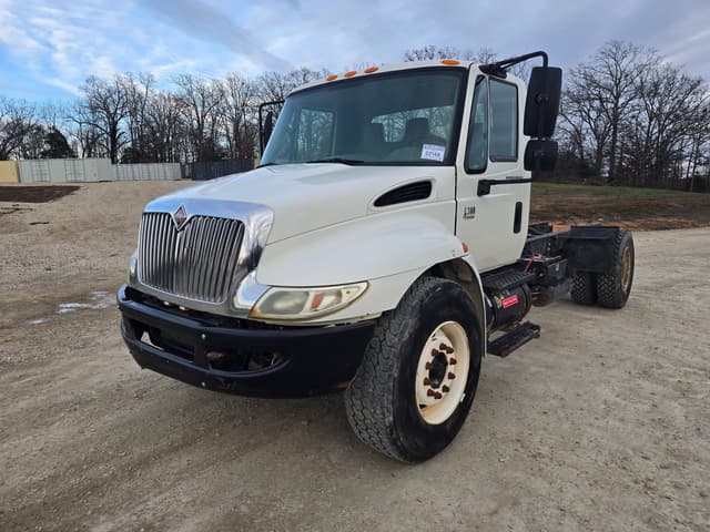 Image of International 4300 equipment image 1