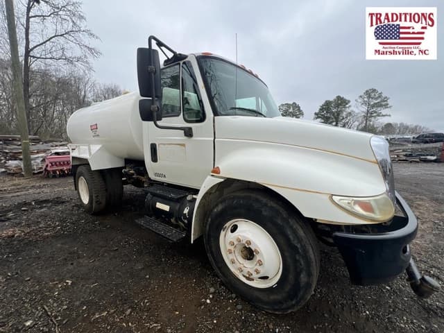 Image of International 4300 SBA equipment image 1