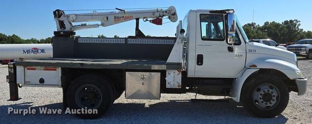 Image of International 4300 equipment image 3