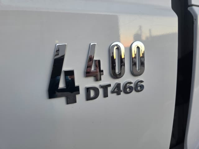 Image of International 4400 equipment image 4