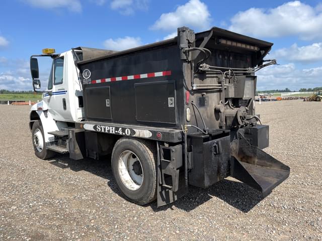 Image of International 4400 equipment image 2