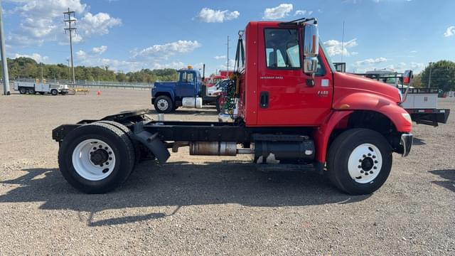 Image of International 4400 equipment image 3