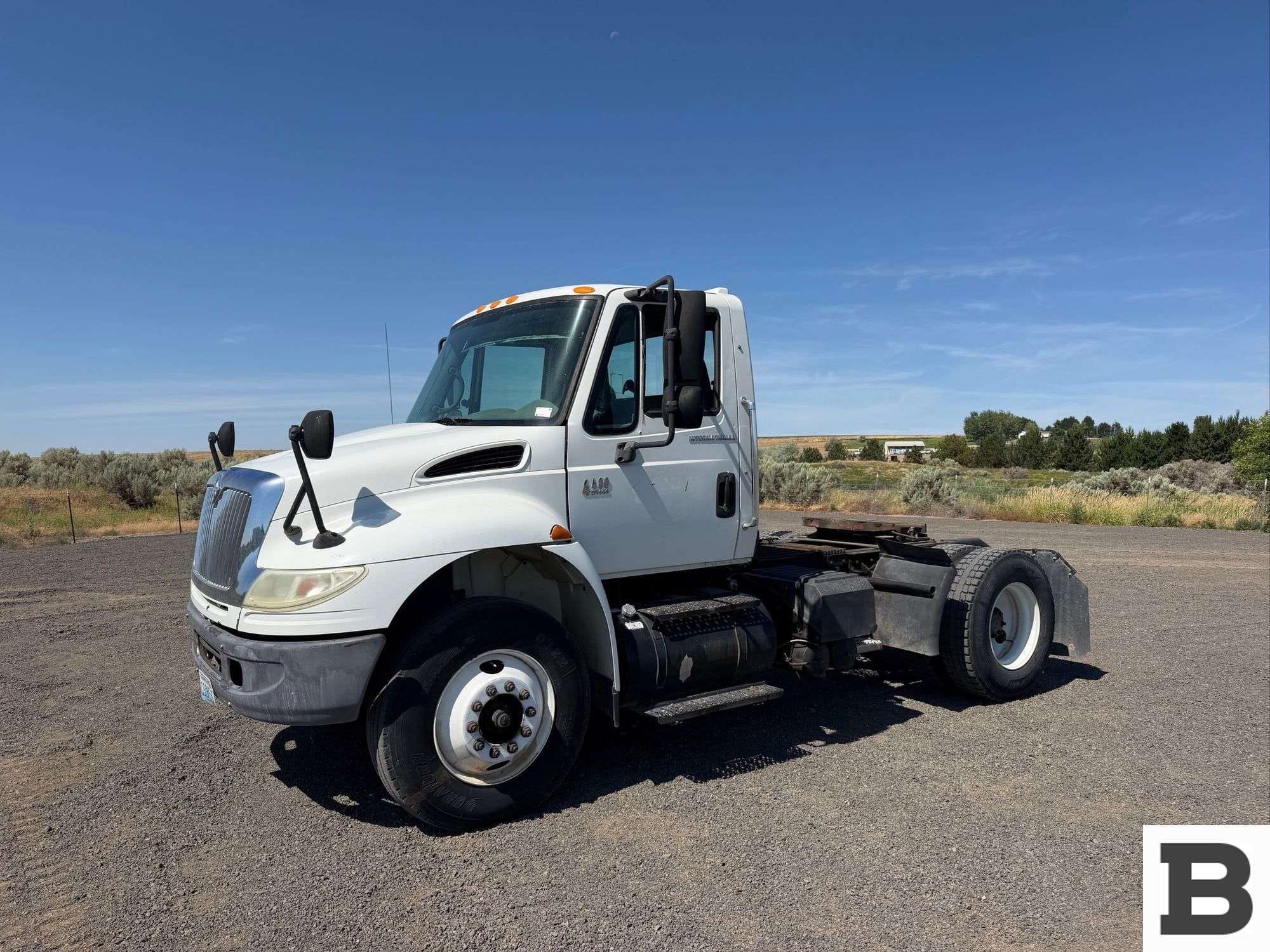2006 International 4400 Equipment Image0