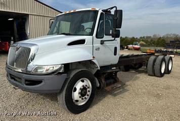 Main image International 4400