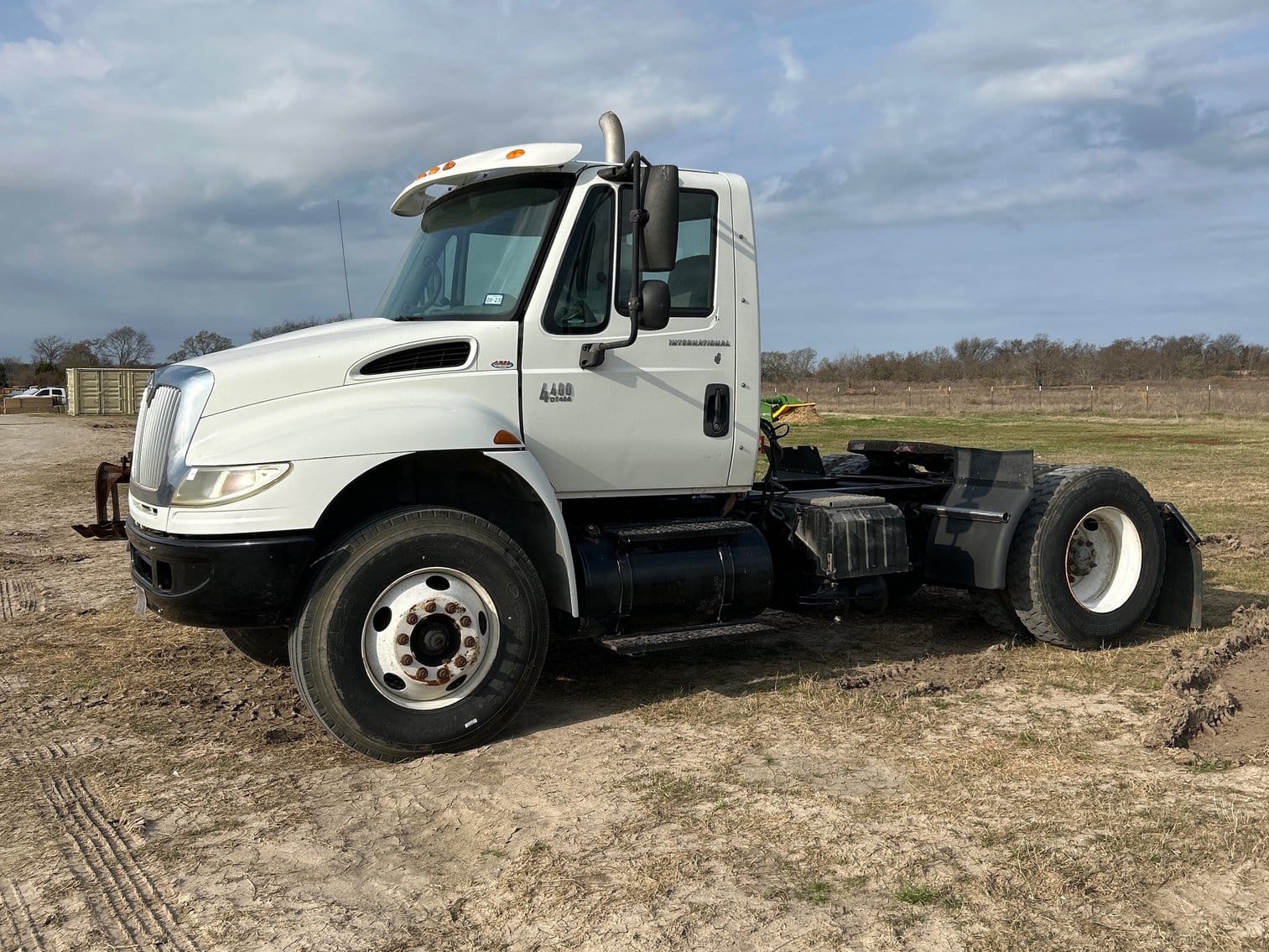 2006 International 4400 Equipment Image0