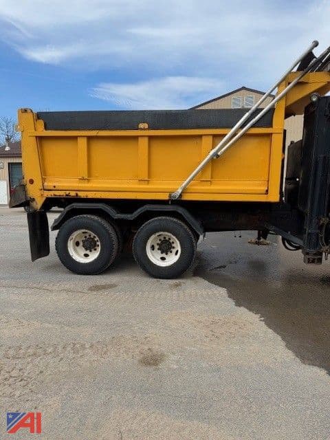 Image of International 5600I equipment image 3