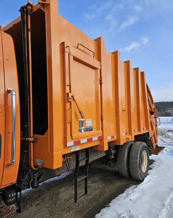 Image of International 7300 equipment image 1