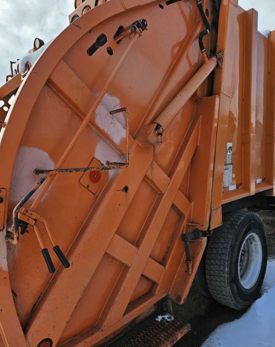 Image of International 7300 equipment image 2