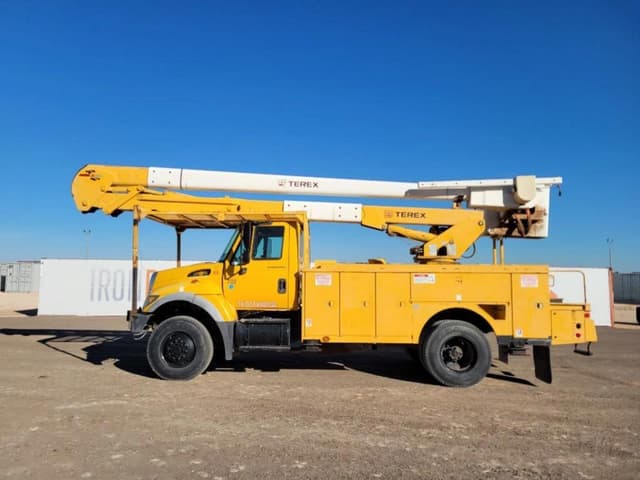 Image of International 7300 equipment image 1