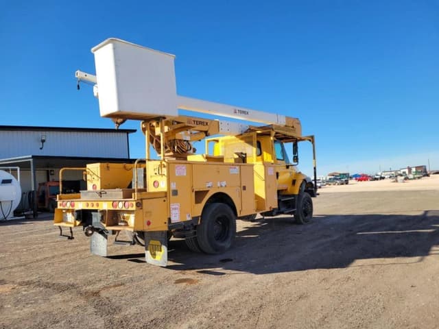 Image of International 7300 equipment image 4