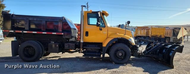 Image of International 7300 equipment image 3