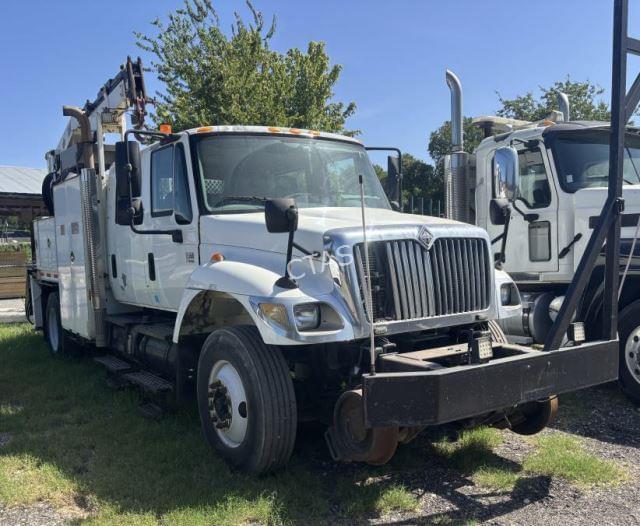 Image of International 7300 equipment image 2