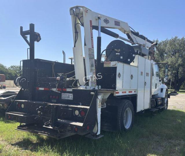 Image of International 7300 equipment image 4