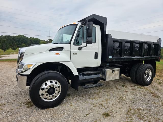 Image of International 7300 equipment image 3