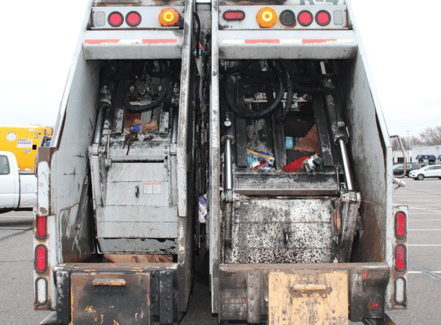 Image of International 7400 equipment image 2