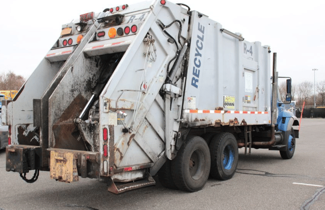 Image of International 7400 equipment image 3