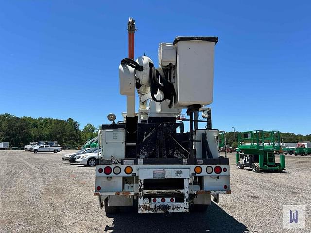 Image of International 7400 equipment image 4