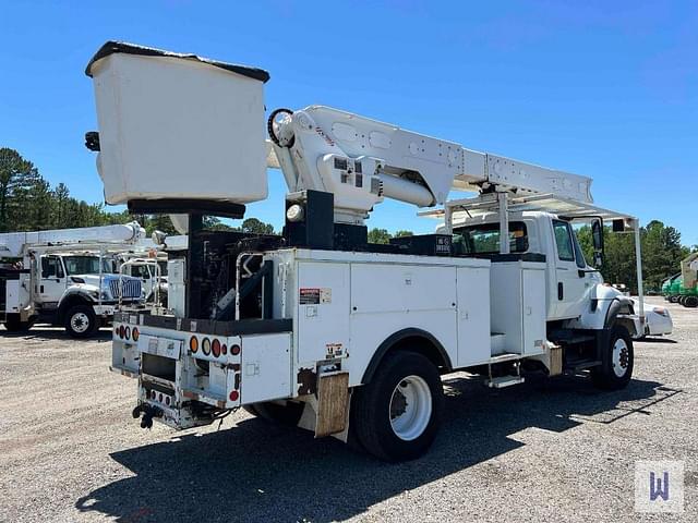Image of International 7400 equipment image 3